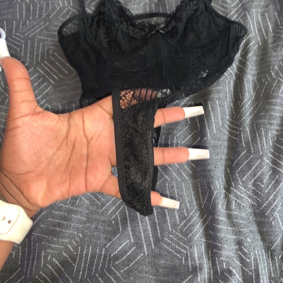 Black lace bodysuit - Picture 4 of 5